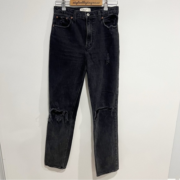 Abercrombie & Fitch Ultra High Rise 90s Straight Jean - Picture 3 of 8